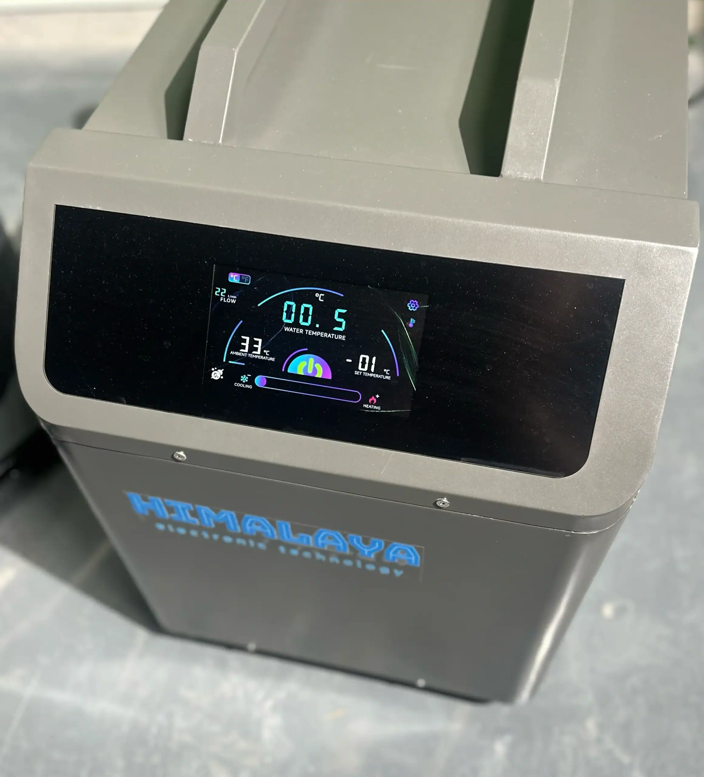 Ice bath chiller digital control display showing 0°C cold plunge cooling performance by Himalaya IceTech